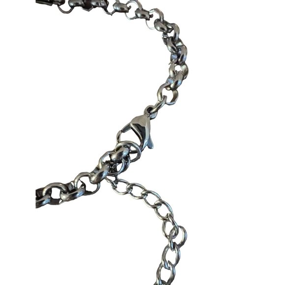 Joy of Shopping Dentist Assistant Tech Heart Floating Charm Bracelet Silver - Picture 3 of 13